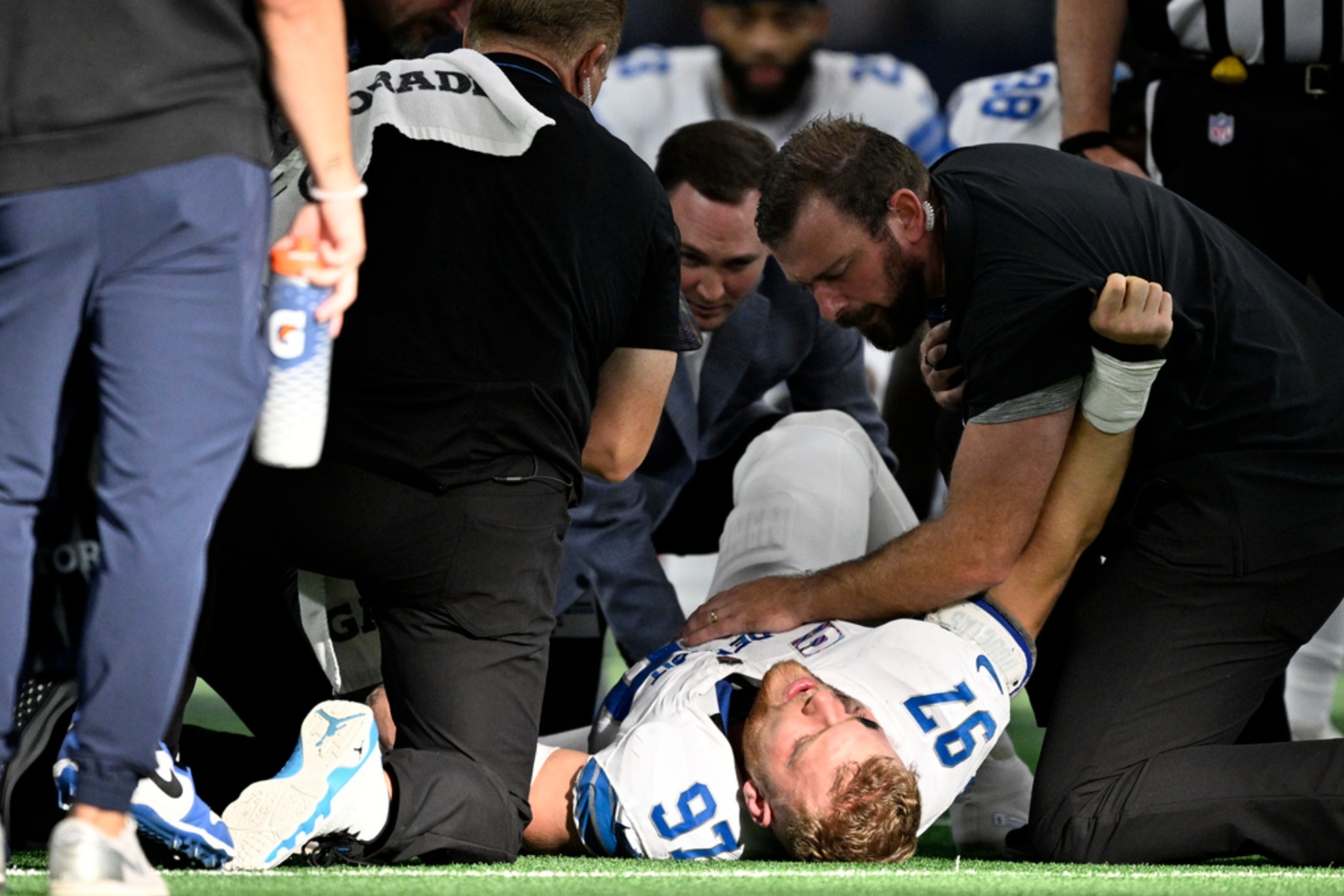 Aidan Hutchinson (97) suffered a serious injury in the game against the Dallas Cowboys.